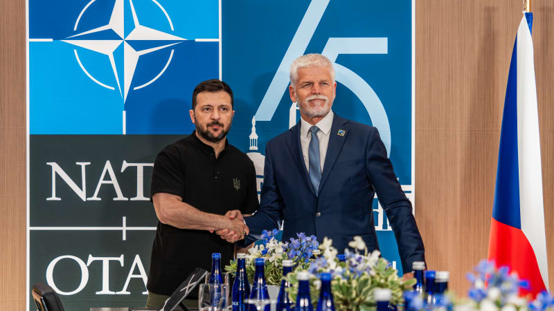 Exkluzivní výzkum: Podpora Ukrajiny? Češi jsou pro humanitární pomoc, jinde shoda nepanuje