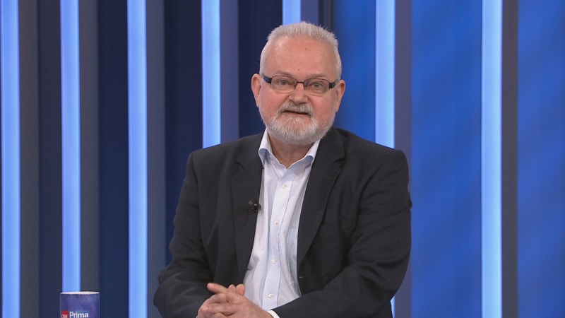 Schmarcz: Rozpočtové otázky budou novou vládu štěpit. Okamura může své angažmá odskákat