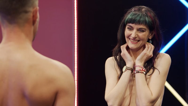 Úžas i napětí. Kamila z Brna v nahé seznamce hledala „kravaťáka“, nakonec chtěla rovnou dva