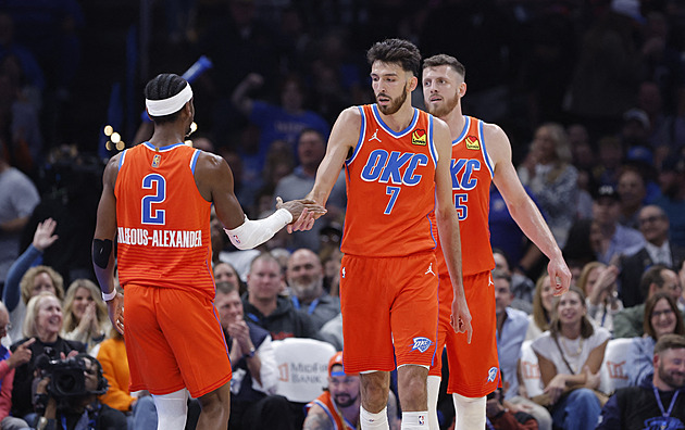 Utah zasypal Indianu, Philadelphia ovládla strhující závěr. Oklahoma City dál vítězí