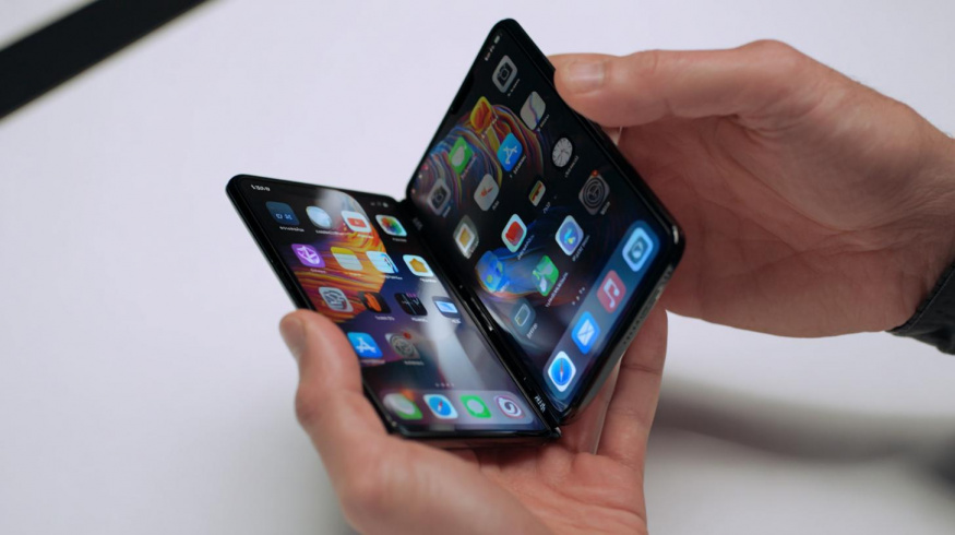 Apple nakopne prodeje skládaček. Ohebný iPhone si ukousne významnou část trhu