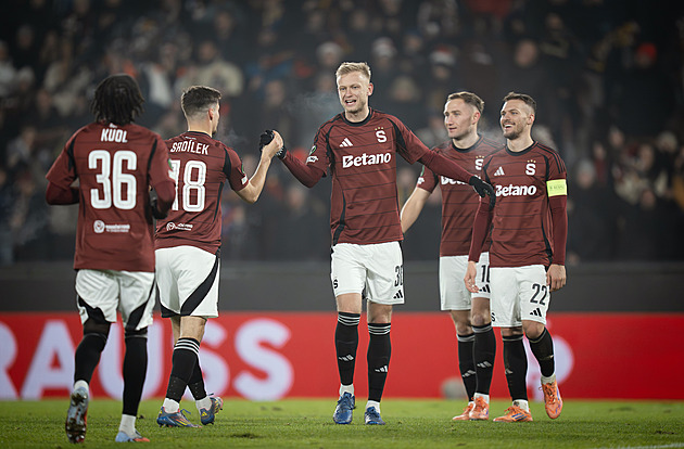 Jedna penalta a koeficient si oddechl. Kdo ho může ohrozit? Poláci pokračují v jízdě