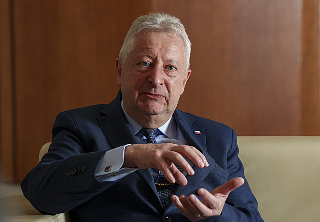 SPD nevymění Zůnu kvůli jeho výrokům k Ukrajině. Ministra se zastal Pavel