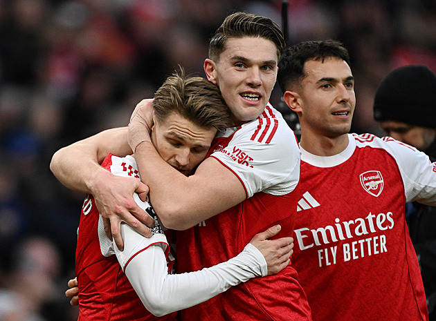 ONLINE: Arsenal drží vedení, Wolves snižují na Liverpoolu. City zvítězilo