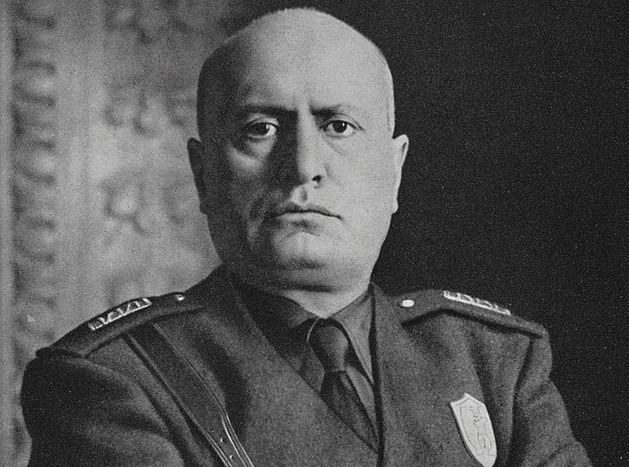 Vánoce zamaskovaly nástup diktatury. Mussolini si definitivně přivlastnil moc