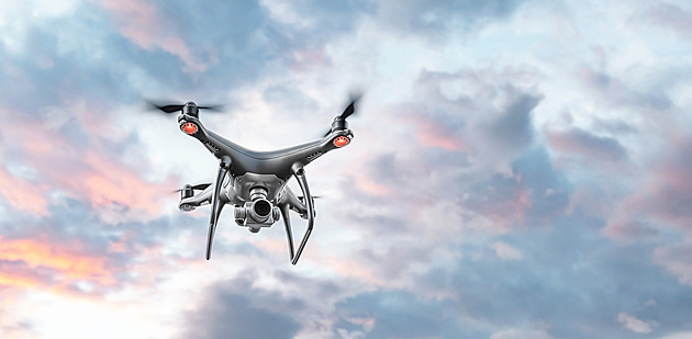 Velká dronová revoluce. Mají válčit samy, nahradit rachejtle, umývače oken i pošťáky