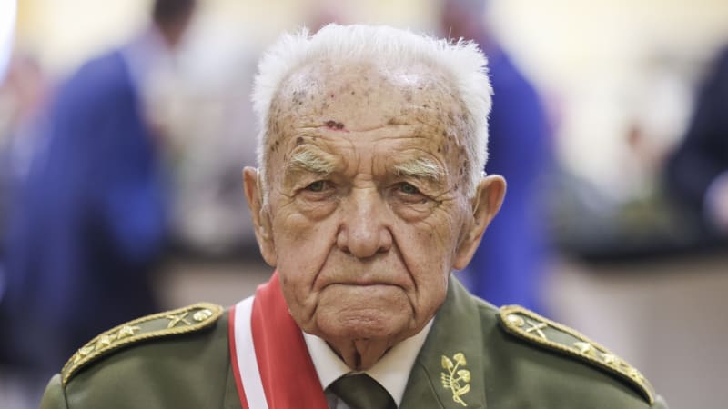 Zemřel válečný veterán Miloslav Masopust. Generálporučíkovi ve výslužbě bylo 101 let
