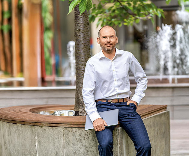 Uhelné elektrárny jen tak nenahradíme, elektrická síť bude zranitelná, říká expert