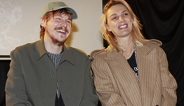 Jeden andělíček si nás vybral, říká Poláková. Se Štěpánem Urbanem čeká dítě