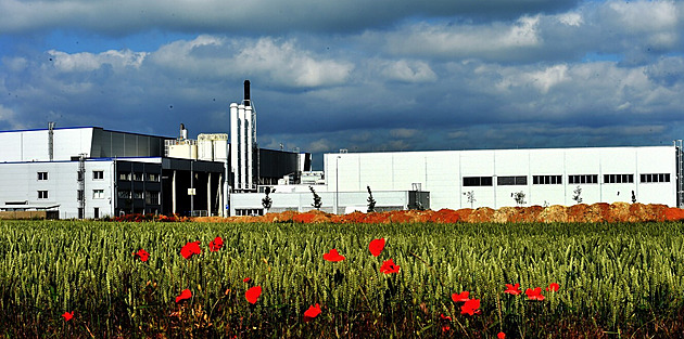 Mexická hliníkárna Nemak zavře fabriku u Mostu, hledá zájemce o továrnu