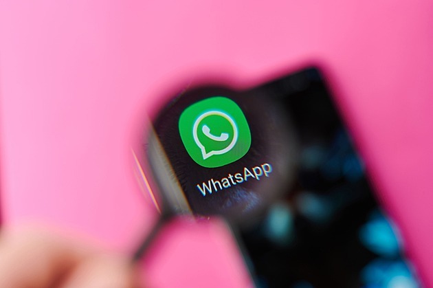 WhatsApp čeká velká změna. Od října si za zprávy začne účtovat poplatky