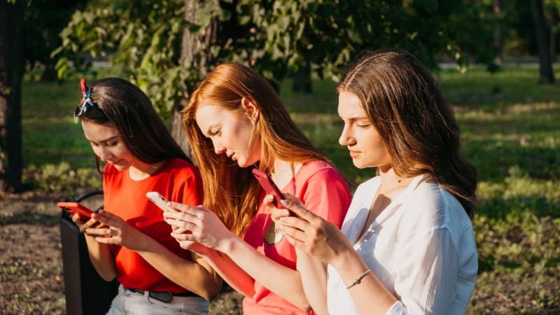 Velká změna v čele nejpopulárnějších smajlíků. Vítěze používá hlavně Gen Z