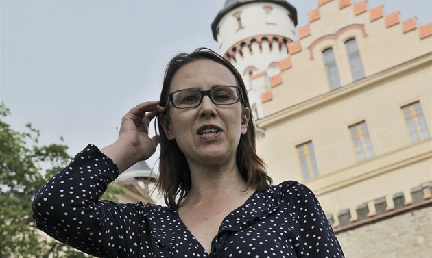 Kniha mapuje historii Raduně od středověké tvrze ke knížecímu sídlu
