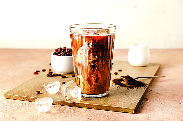 Cold brew coffee je šetrnější k žaludku a pomáhá rychleji spalovat tuky