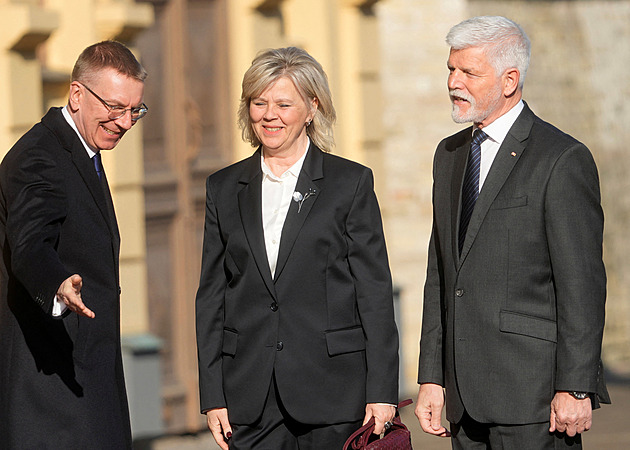 Volby i bez první dámy? Odletěla na 
Kanárské ostrovy, Pavla se zastala