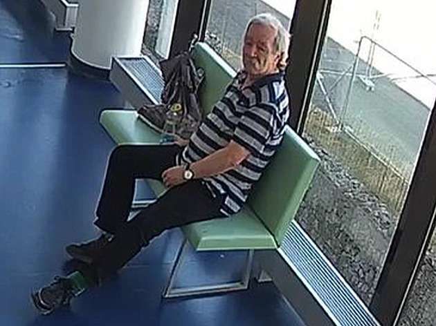 Dva muži se pobili v nemocnici, policisté hledají svědka jejich rvačky