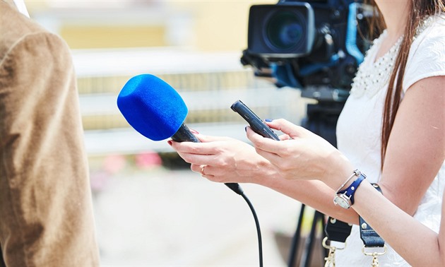 CZ IPI se zastalo novinářky Karoliny Brodníčkové, které anonym vyhrožuje smrtí