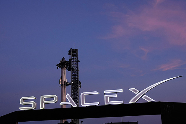 Po roce ztrát opět na vzestupu. Podle Muska pomohlo SpaceX sloučení s Teslou