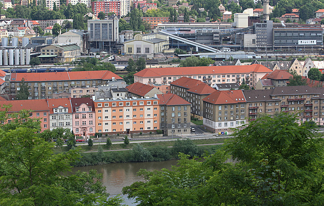Vzdor vůči úsporám v Ústí nad Labem: Zrušíte nám obvod? Tak se trhneme!
